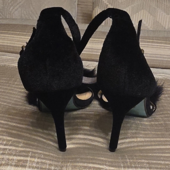 Betsey Johnson Velvet Black Fur Heels 3.5 Inches Heel - Picture 4 of 15